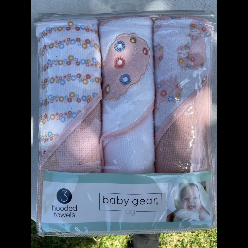Brand new 3 pack hooded towels